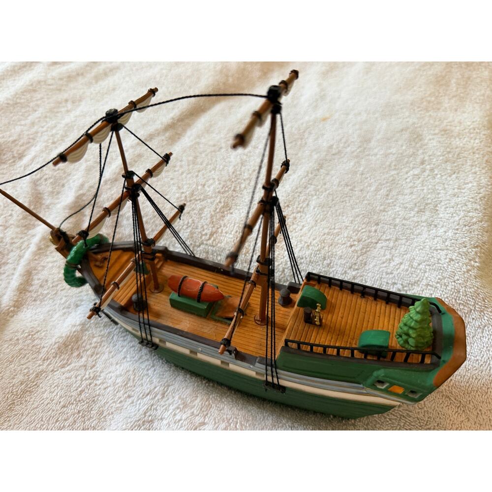 Dept 56 Heritage Village Snow Village The Emily Louise Ship Dock Lighted Set - Picture 8 of 16